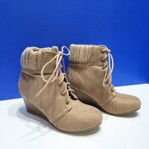 Girl's Size 2.5 Y-Not Brown Wedge Boots